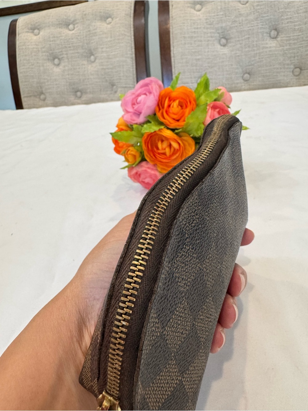 Authentic Louis Vuitton Damier Ebene Pouchette - Picture 6 of 9